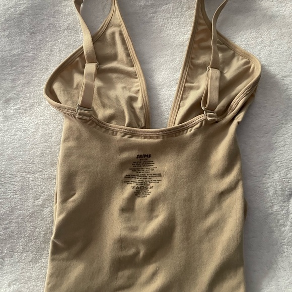 Skims beige halter convertible top deep plunge mid thigh bodysuit - Picture 3 of 3